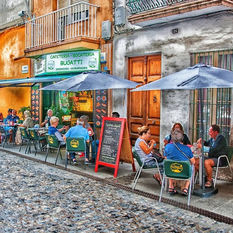Bar Cafeteria Bugatti — Del propietario