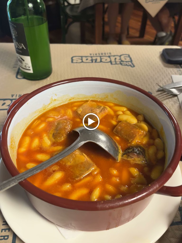 Sidreria Las Guelas — Videos