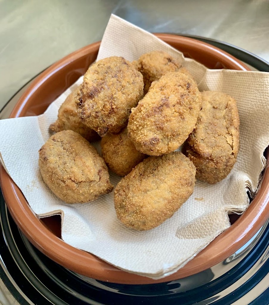 Bar Cafe Valles — Comida y bebida