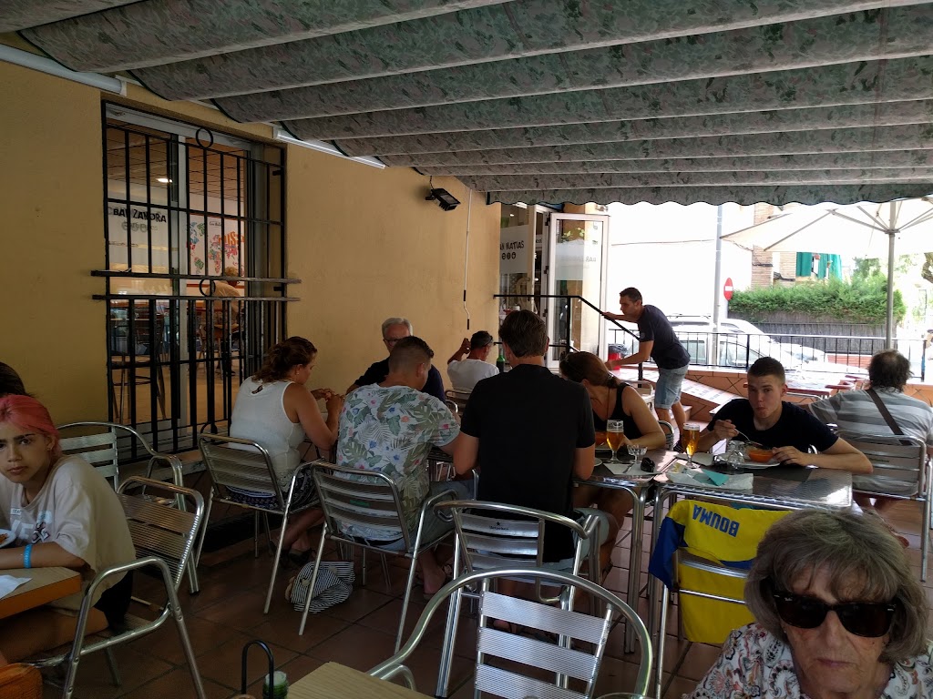 Can Matias Bar Zamora — Ambiente