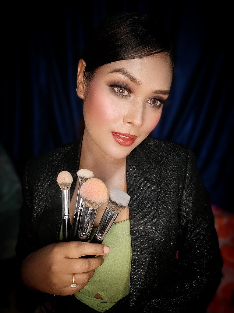 Mamoni Makeup Studio Academy