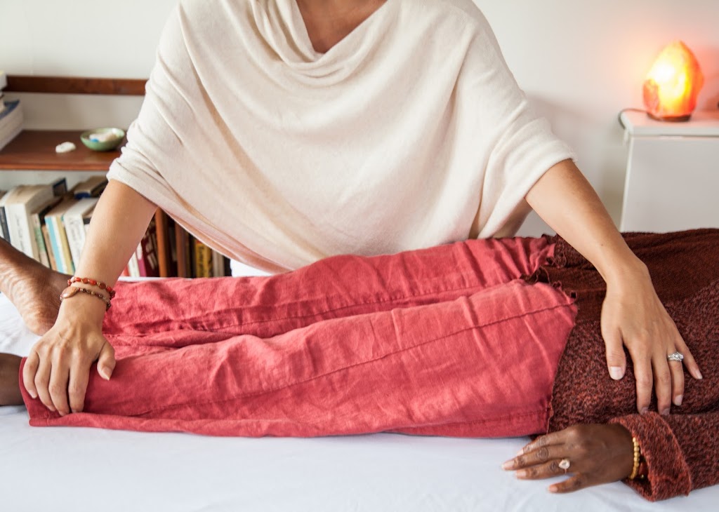 Alexa de los Reyes: Energy Balancing + Intuitive Healing in Amherst