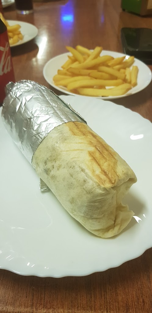 Amigo Doner Kebab — Comida y bebida