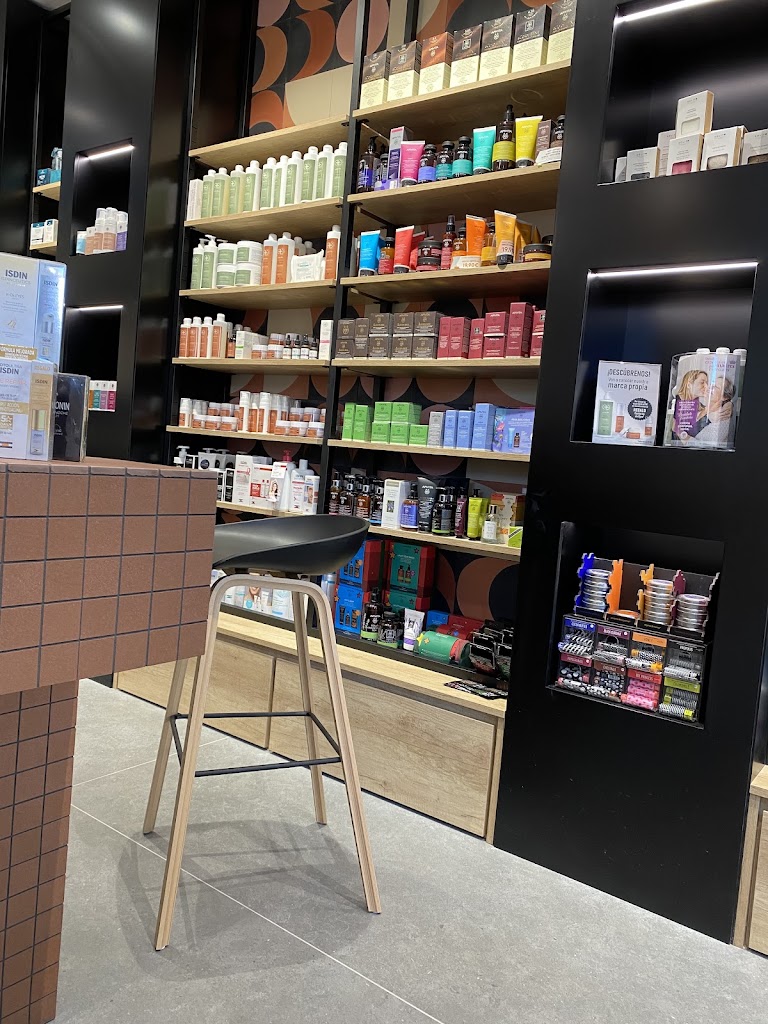 Farmacia Andrea Dominguez — Del propietario
