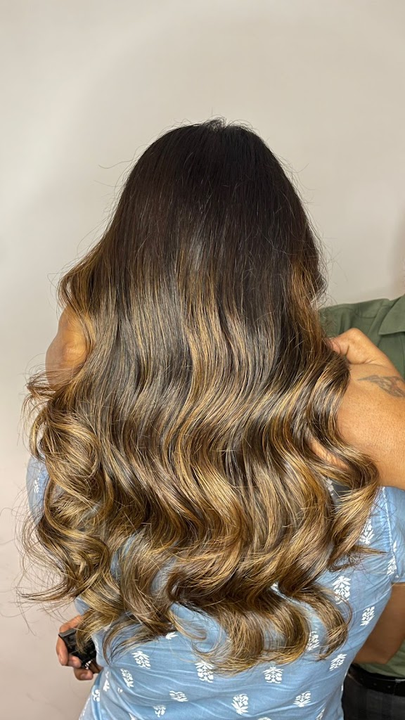 Youngish Unisex Salon