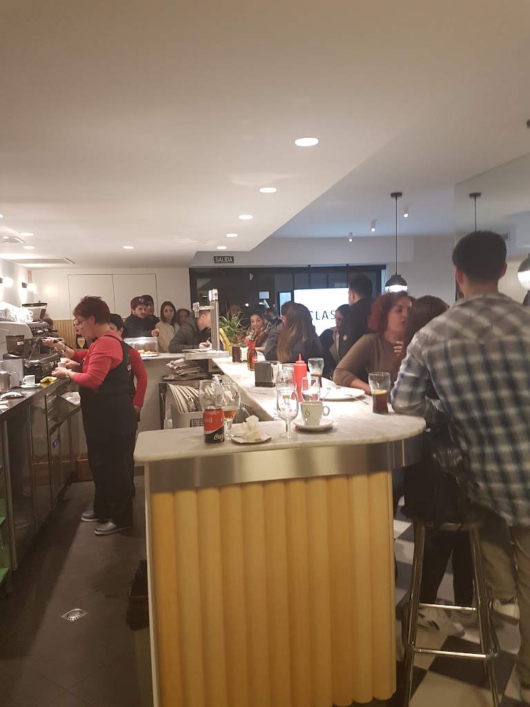 Hamburgueseria-Sandwicheria Classic — Ambiente