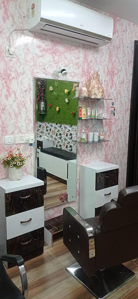 Pratibha Beauty Salon