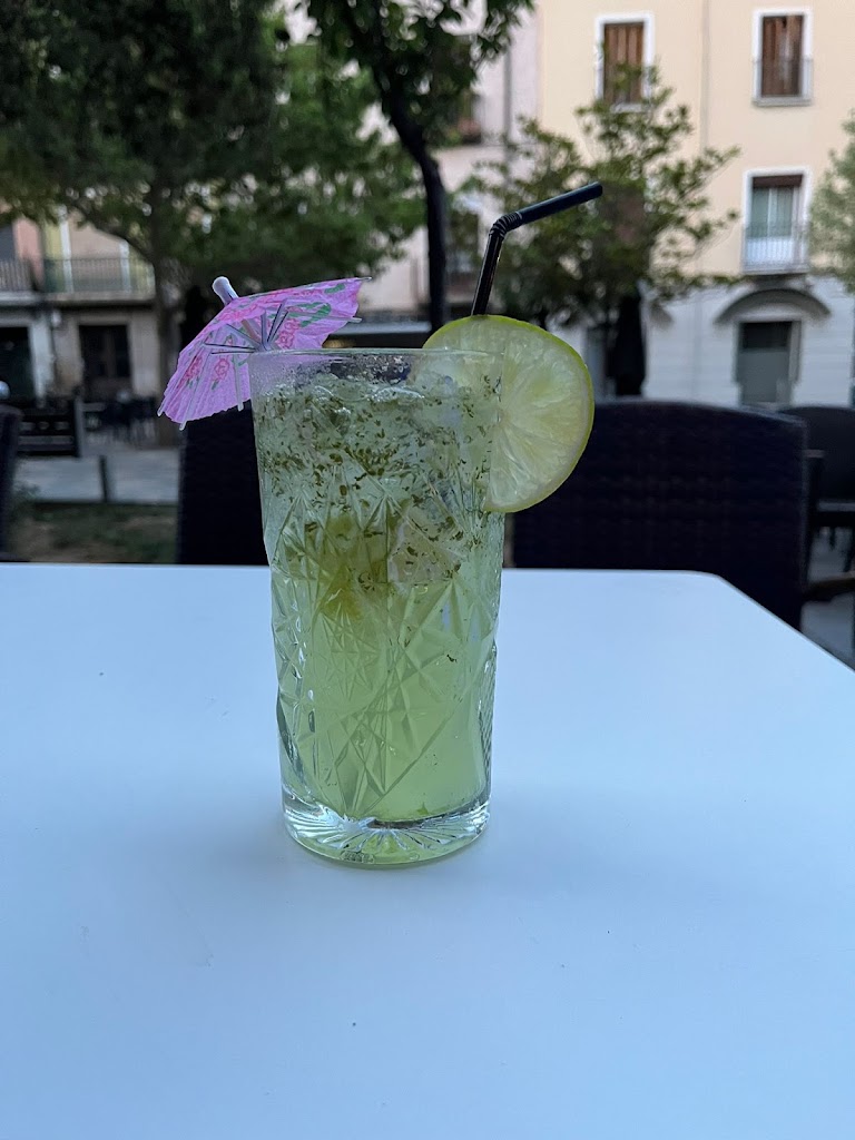 Bar la calle — Comida y bebida