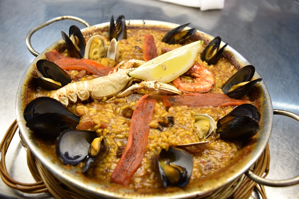 Restaurant El Cisne — Comida y bebida