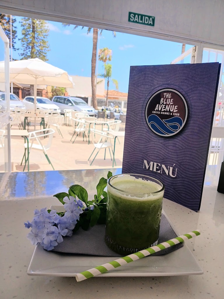 The Blue Avenue — Comida y bebida
