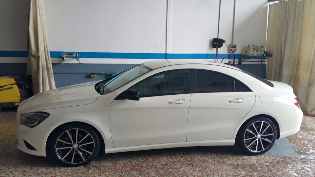 Carlos Reyes auto chapa y pintura — Del propietario