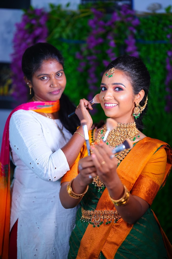 NILAA BEAUTY PARLOUR & TRAINING CENTRE