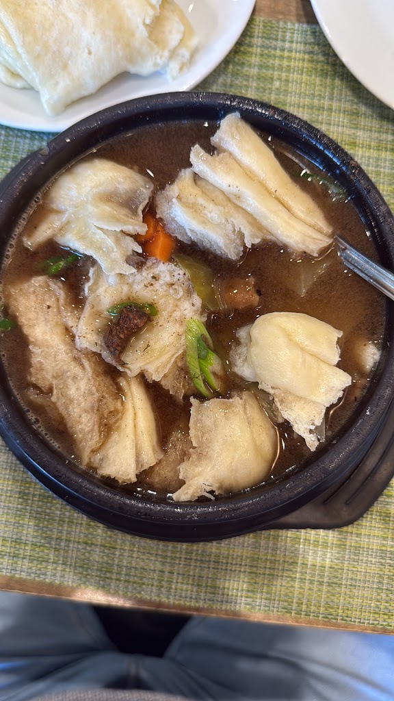 Buuz Thai Eatery