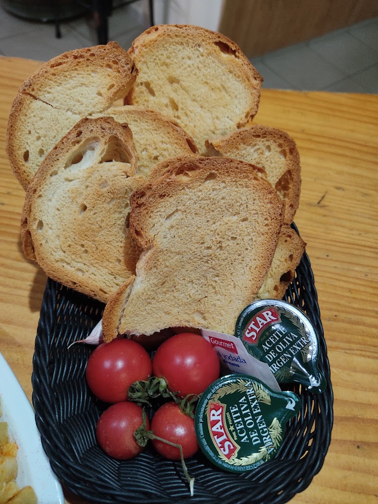Tasca Bugatti — Comida y bebida