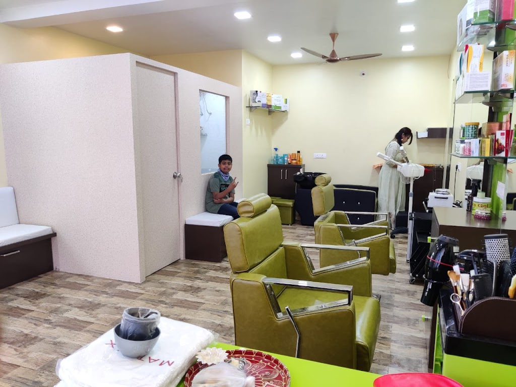 Siddhi S Beauty Parlour