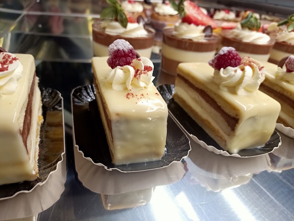 Pasteleria Los Argentinos — Reposteria