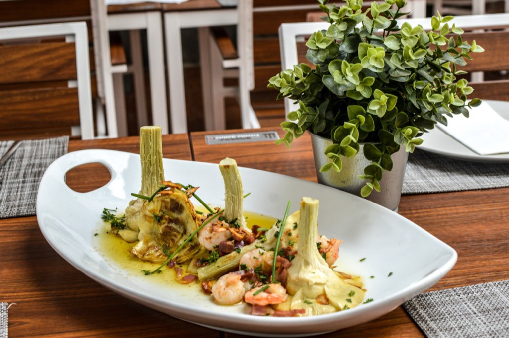 Restaurante El Patio de Benitez — Comida y bebida