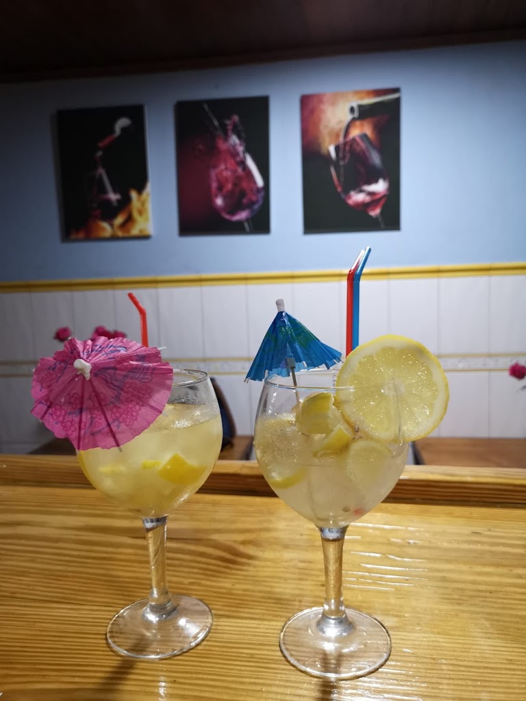 Bar Corona Roja — Comida y bebida