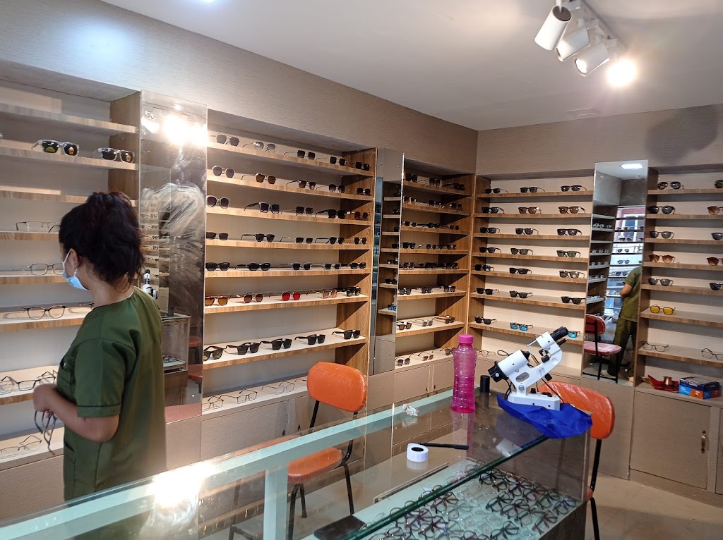 Lenso Opticals And Eyecare
