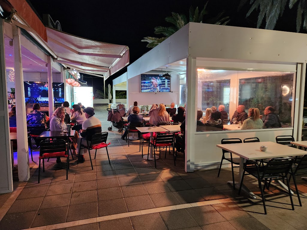 Popeye's Sports Bar — Ambiente