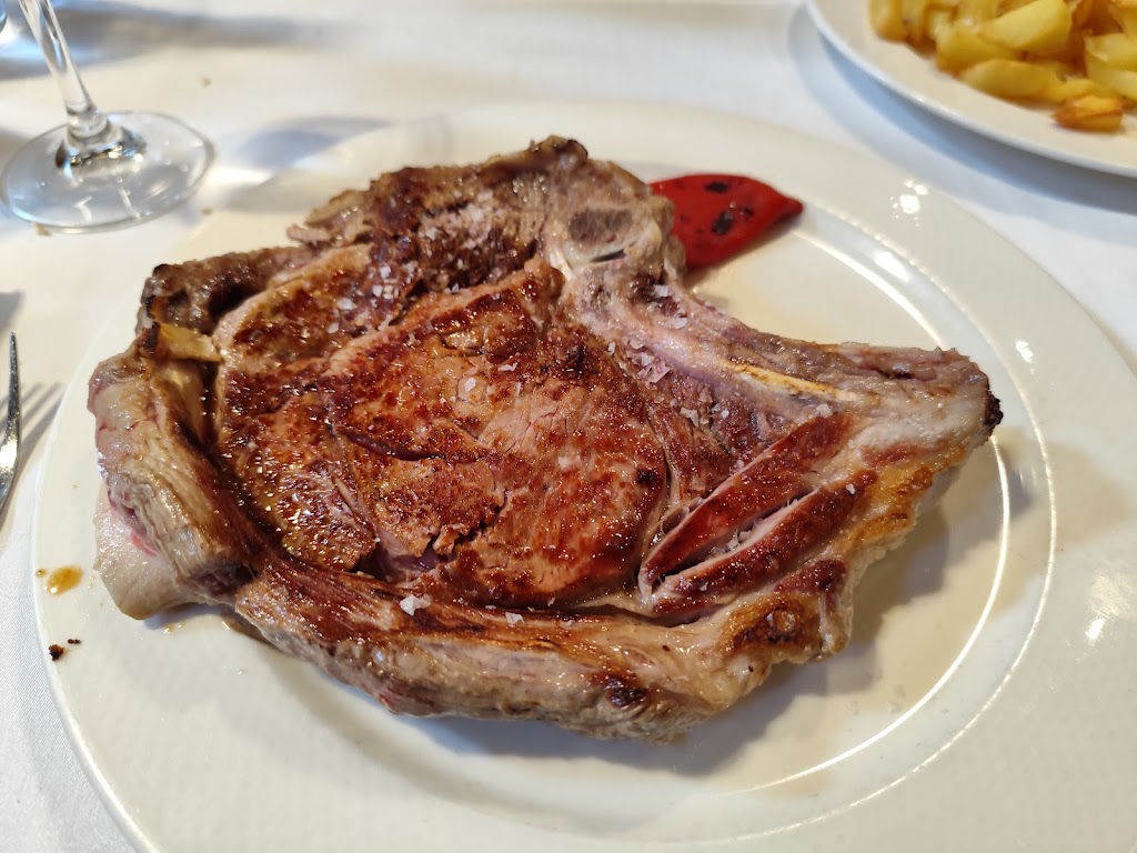 Restaurante Casa Tataguyo — Comida y bebida