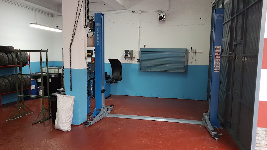 AUTOTALLER CENTRE — Interior