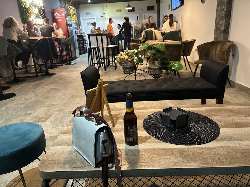 Upstairs at Seven — Ambiente
