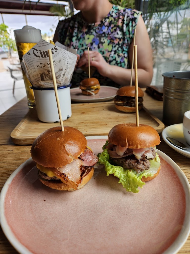 The Grand Cafe, Coffee & Burger — Mas recientes