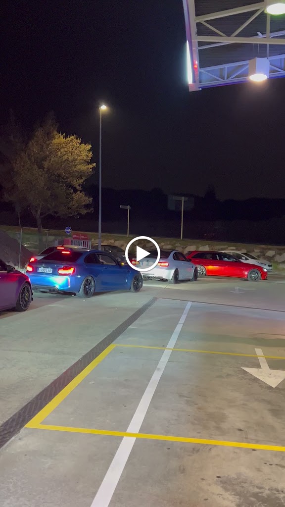 Q8 Gasolinera Granollers — Videos