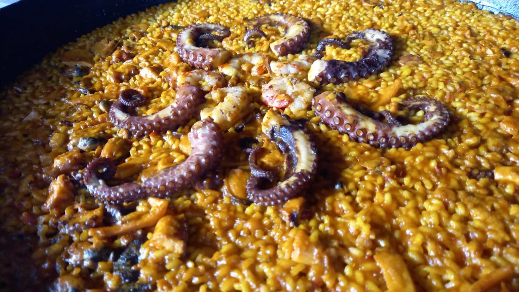 La Ratlla — Comida y bebida