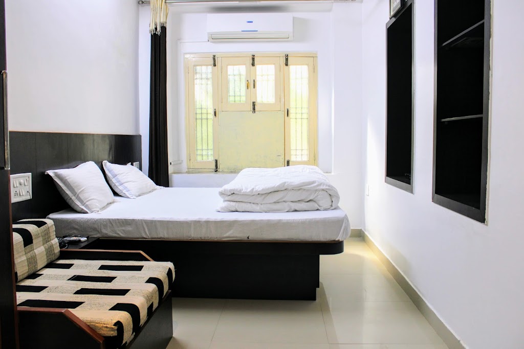 Tulsi Hotel
