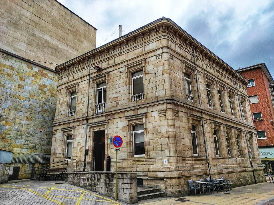 Biblioteca Popular Gabino Teira