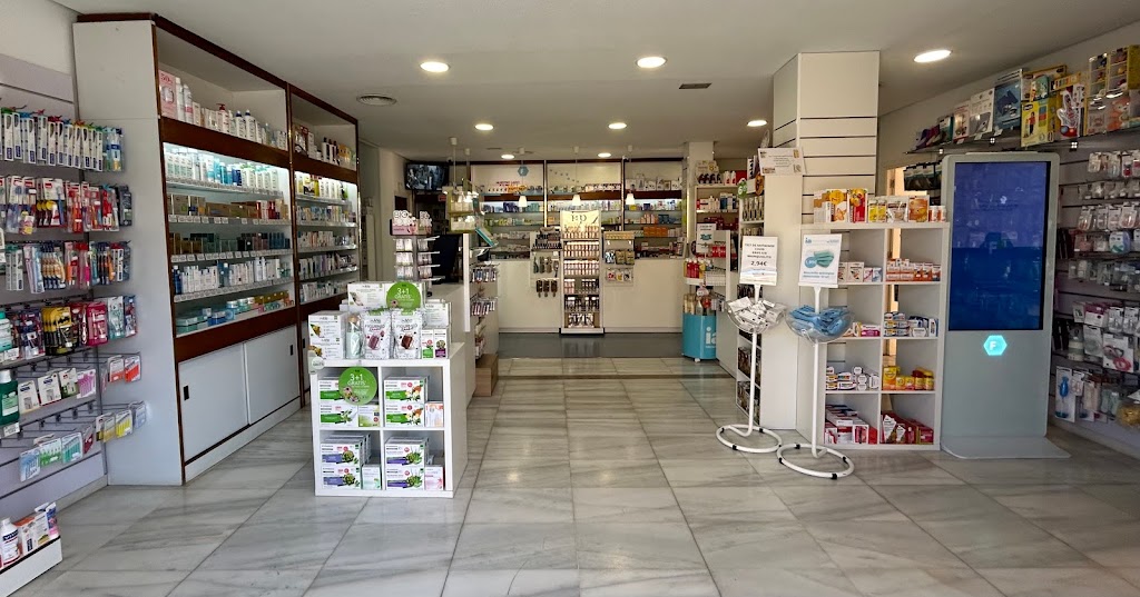 FARMACIA LA ALJORRA C.B. Ldos. Laura Nieto Serra y Anibal Nieto Serra — Del propietario
