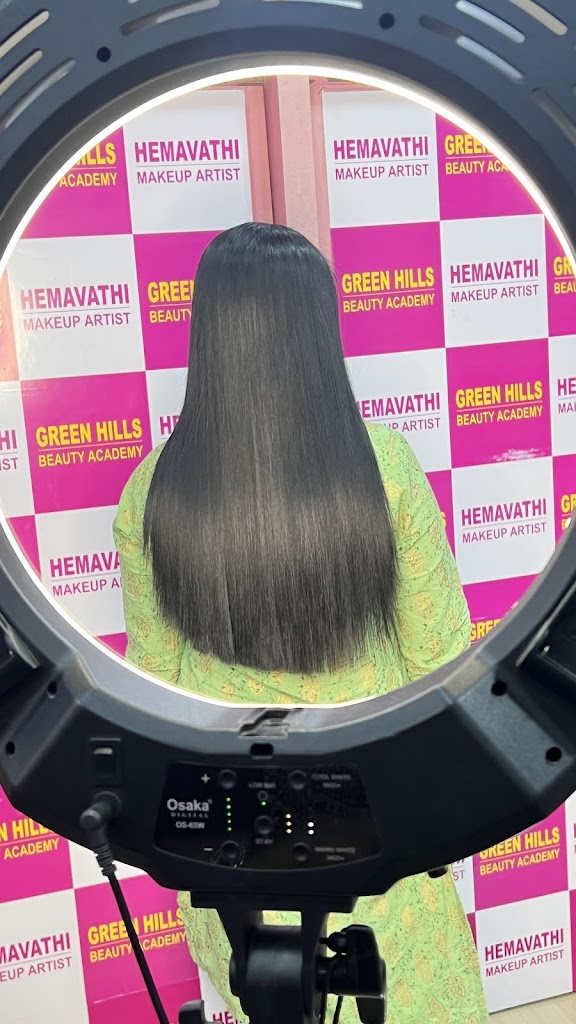 Green Hills Beauty Parlour