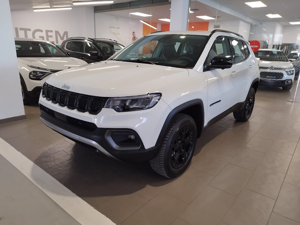 Concesionario Oficial Jeep - Dimoauto — Interior