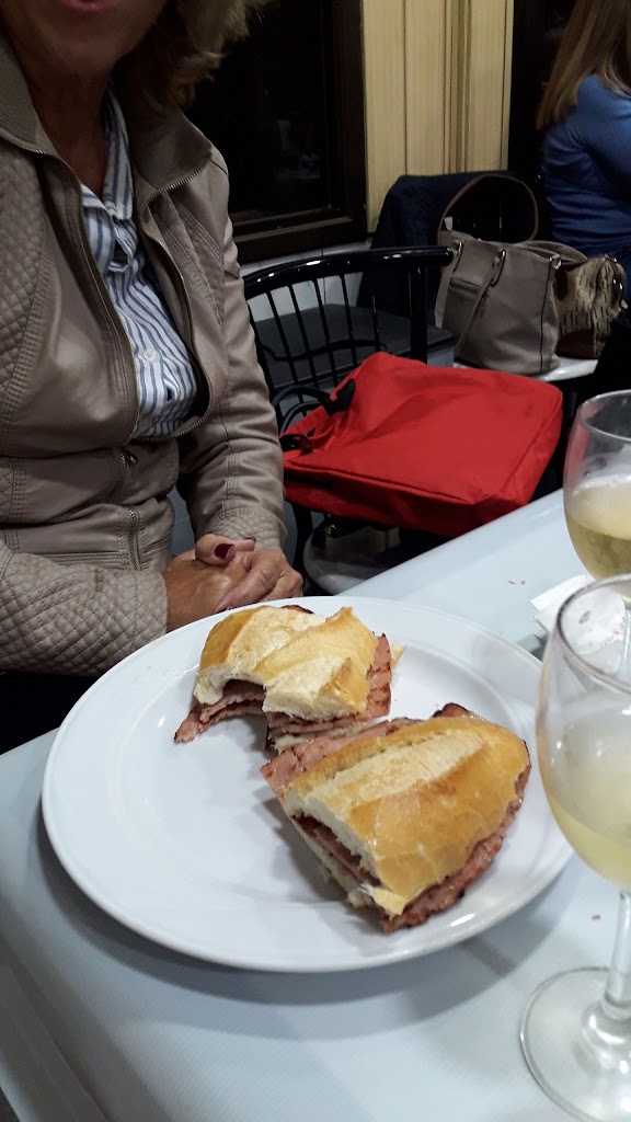 Cafeteria Hollywood — Comida y bebida