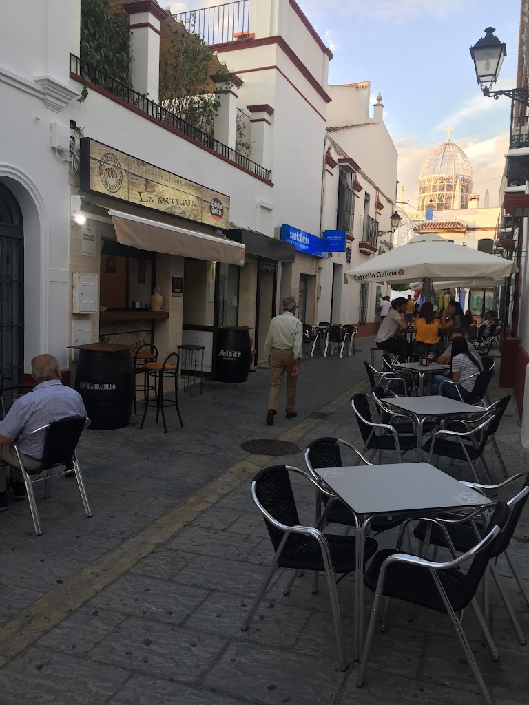 Cafeteria Bar La Antigua — Ambiente