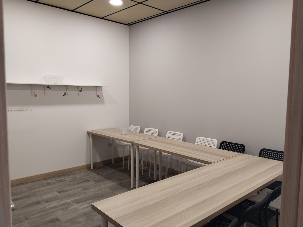 TALK TO ME English Centre — Del propietario