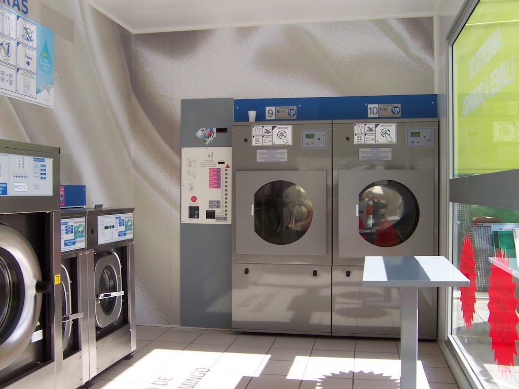 LavaloTodo, Santa Coloma — Interior