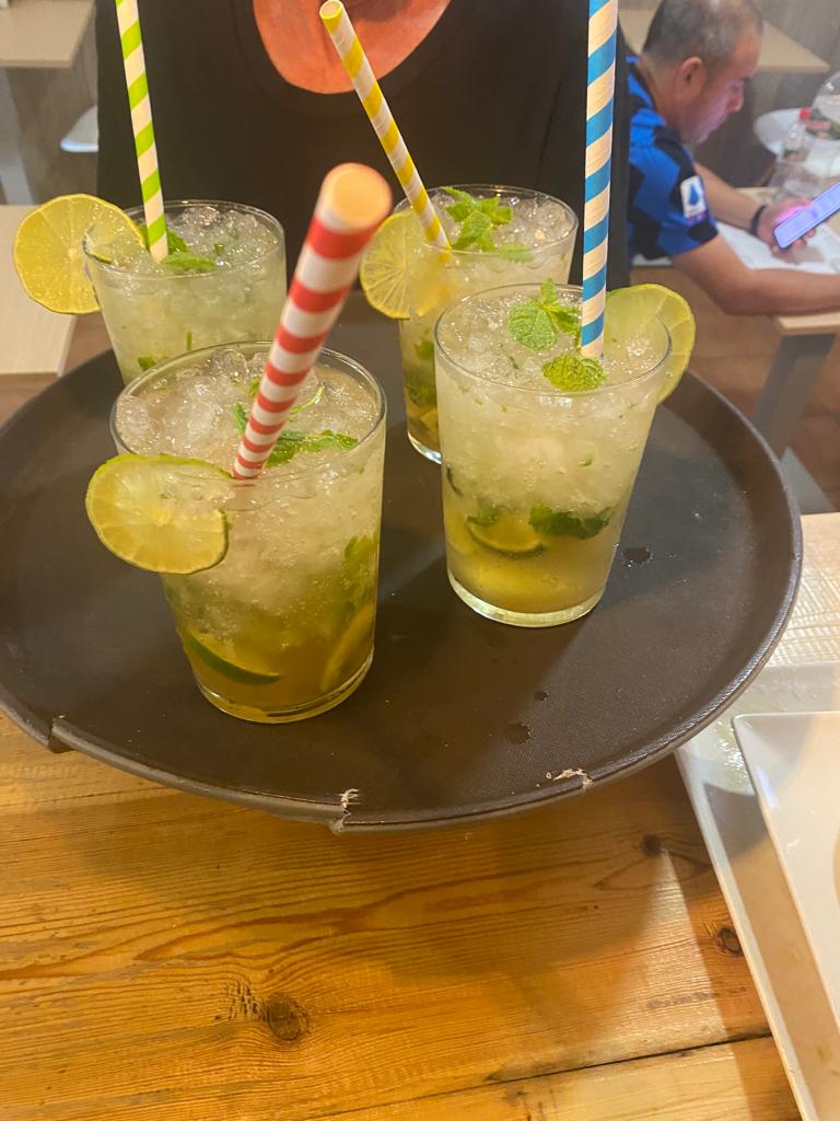 Can Pineda — Comida y bebida