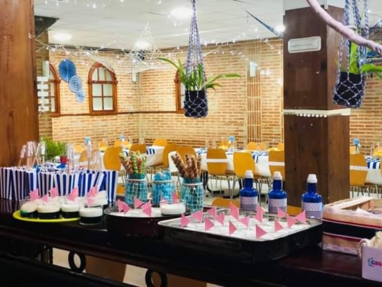 Bar Restaurante Latino LA CUEVA — Ambiente
