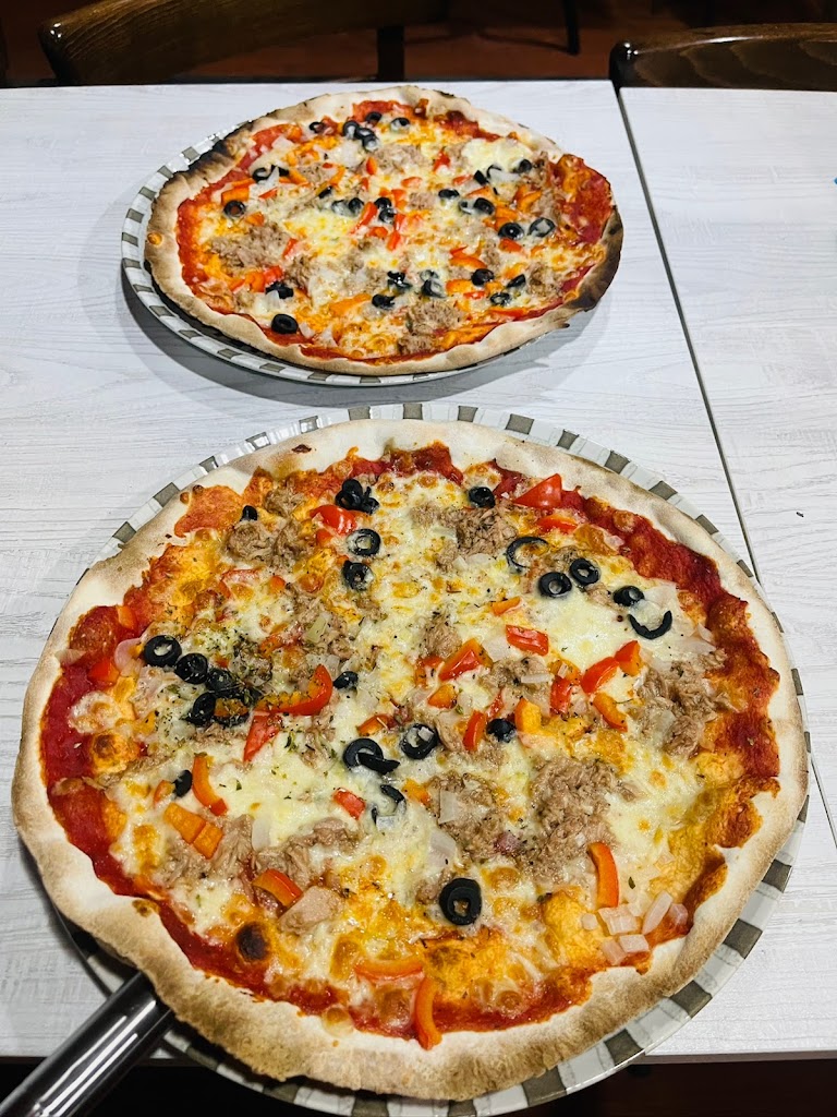 LA TOSCANA PIZZERIA HUESCA — Comida y bebida