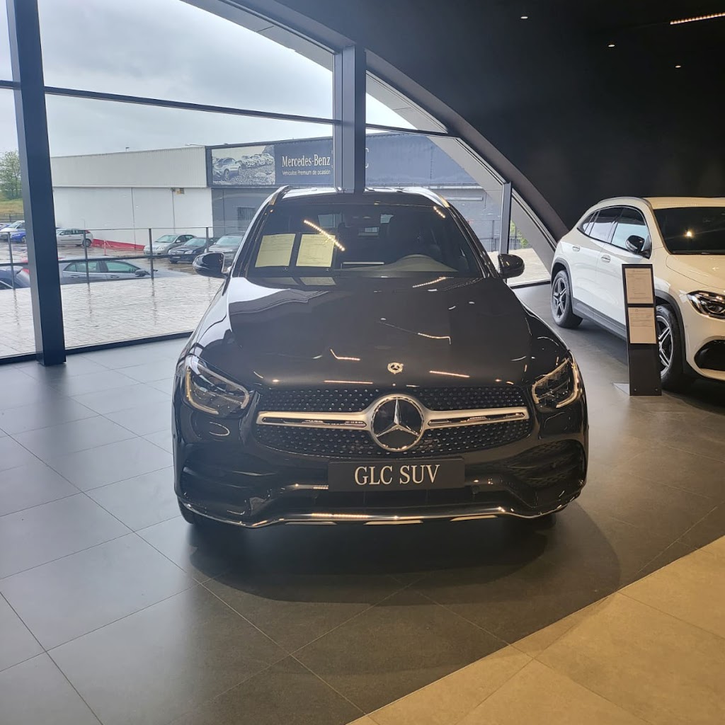Mercedes-Benz Granada Premium - Peligros — Hatchback