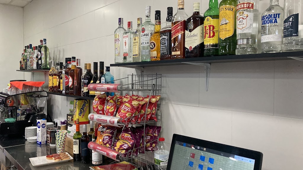 AMAR BAR CAFETERIA — Ambiente