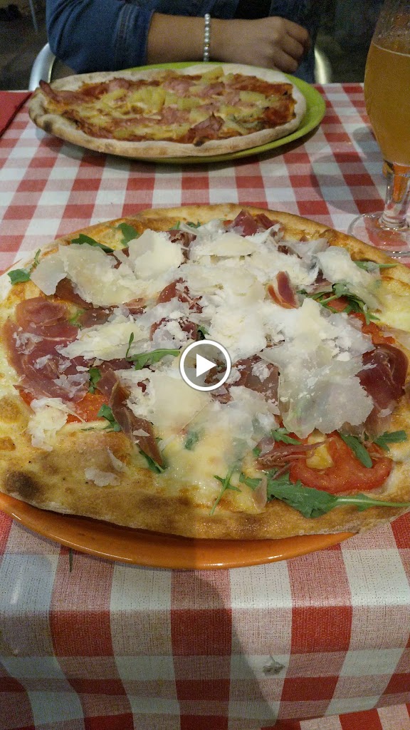 Mamma Mia Pizzeria Calella — Videos