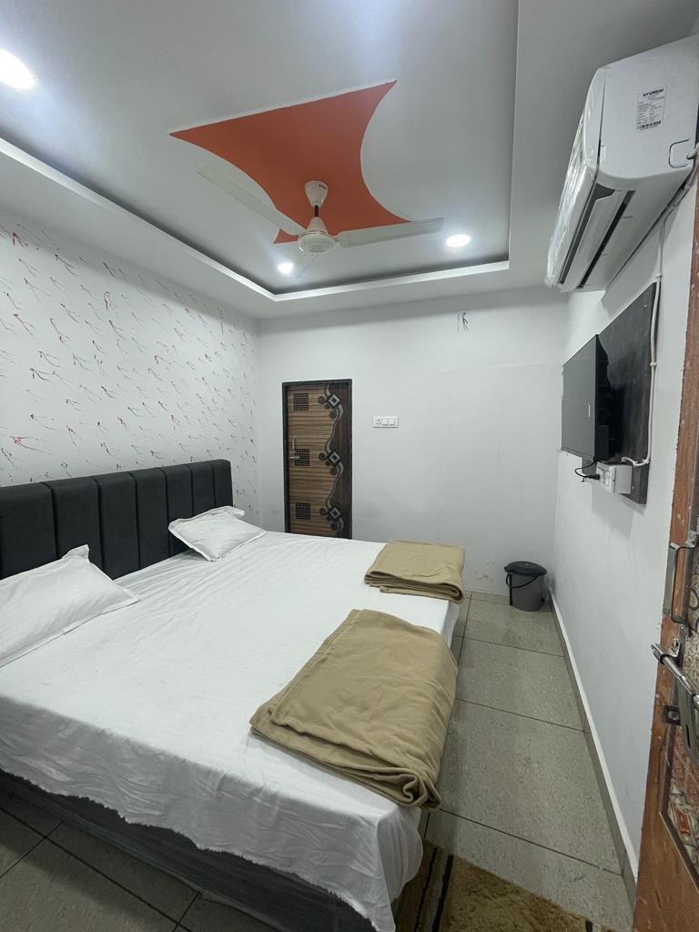 Hotel Mahakal Lok