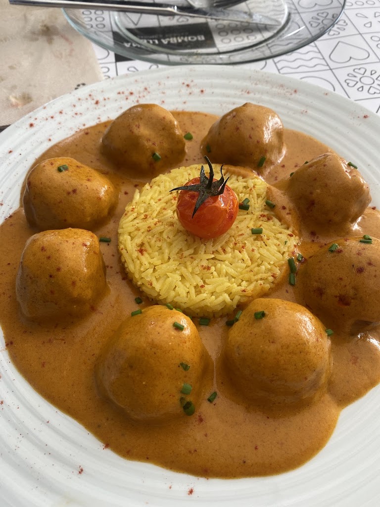 Restaurante Bomba llena — Comida y bebida
