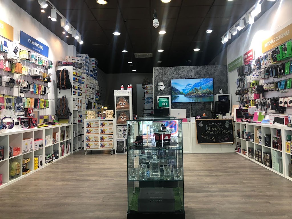 Pardillo Center — Interior
