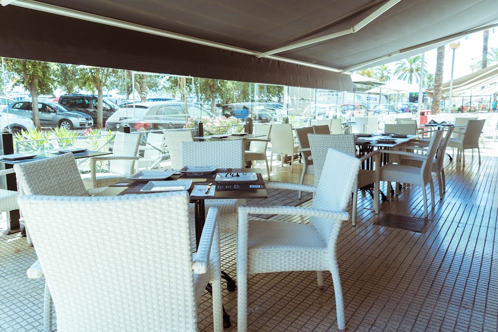 L'Artista Pizzeria Napoletana — Ambiente