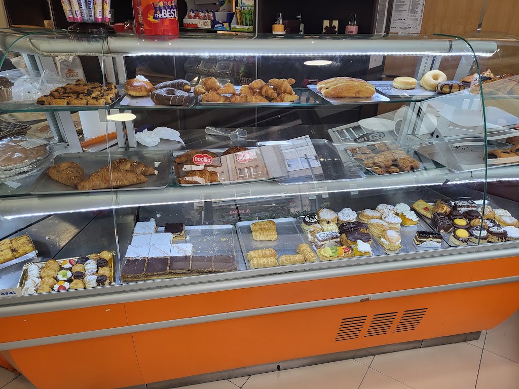 Ousa Pasteleria Cafeteria — Ambiente